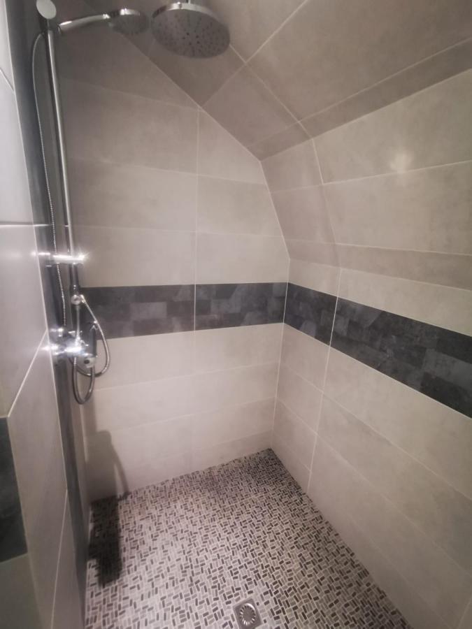 Au Numero 6 Le Fun Chateauroux Bagian luar foto
